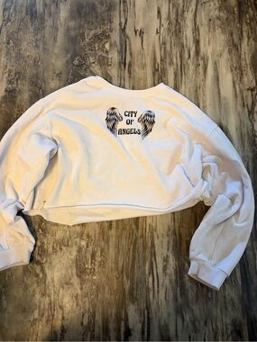 White 'City of Angels' Cropped Crewneck Sweatshirt - Women